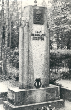 J. Bergmanni haud Paistu kalmistul