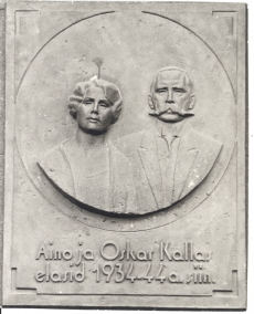 Mälestustahvel Aino ja Oskar Kallase elukohas Tallinnas 1934-44