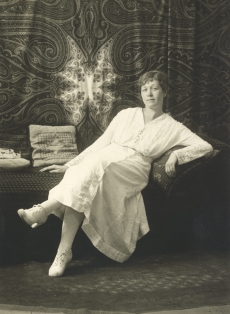 Marie Under 1917. a. kevadel Tallinnas