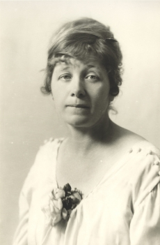 Marie Under u. 1918. a