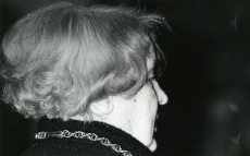 Betti Alver oma 75. a. juubeliõhtul Tartu Kirjanike Majas 27.11.1981