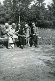 Johannes Vares-Barbarus, Elo Tuglas, Heiti Talvik, Emilie Vares ja Friedebert Tuglas Pärnus, juuni 1929. a