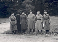 Johannes Vares-Barbarus (4. vasakult)