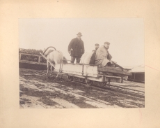 K. E. Sööt sõitmas, inimeste vedu Peipsi rannikul hoburaudteel, 20. sajandi algul