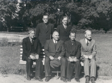 ENSV teenelisi arste: ülal vasakul 1. Volmer, 2. Kaur, all 1. Hion, 2. J. Vares-Barbarus