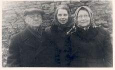 Eduard Hubel koos abikaasa ja tütrega 1956. a. veebruaris