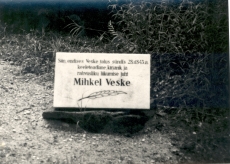 Mihkel Veske sünnikohta Holstre v. Veske talu tähistav mälestusmärk, 1971