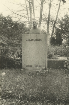 August Kitzbergi haud Tartus