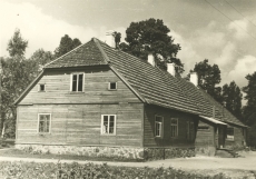 Lõve koolimaja Pori alevis, kus Hendrik Adamson töötas õpetajana 1940-1944