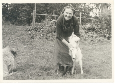 Richard Roht. Esimene naine Elli Põder-Roht-Stukis Astur Karaski (Ihamaru) külas Mustjärve talus