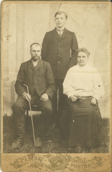 Hendrik Adamson vanematega