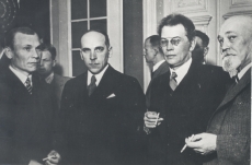 Kirjanduslike auhindade laureaadid 1937. a Kivikas, Johannes Semper, Friedebert Tuglas, K. a Hindrey
