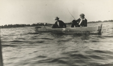 Karl Ehrmann ja Juhan Jaik kala püüdmas u. 1932. a