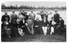 Nooreestlaste kokkutulek Kuressaares ca 1935