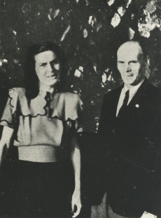 Henrik Visnapuu ja Hõde [Õie Tamm] Geislingeni laagris 1947. a. augustis