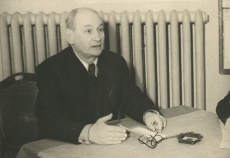 August Alle esinemas Tallinnas Partei Haridusmajas dets. 1944. a.