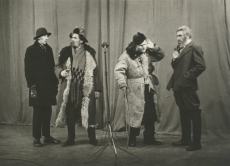 A. Kitzbergi "Püve talus" "Vanemuises" [nov., 1943. Vasakult: Arseni Tamm, Arnold Kasuk, Jaan Sammul, Elmar Salulaht
