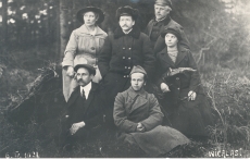 Vigala-Peru algkooli õpetajad, keskel talvemütsiga Ernst Enno, 6. VI 1921