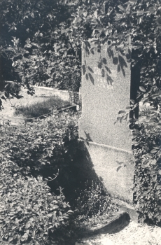 E. Enno haud Haapsalu kalmistul, 1963