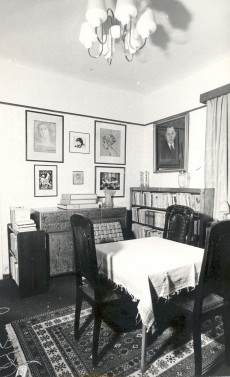 Friedebert Tuglase majamuuseumis I korruse tuba