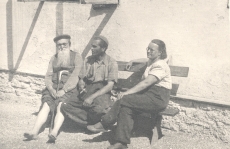 Ernst, Paul ja Juta Särgavad maja ehitamas, juuli 1951