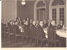 Koosviibimine Jakob Mändmetsa 25. ajakirjaniku-juubeli puhul Tallinnas 1928. a