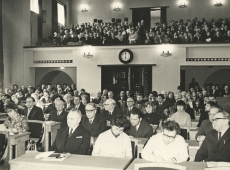 Kirjanike kongress 1971. a. Tallinnas. Ees vasakul Erni Hiir