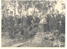 Aktus Lydia Koidula haual 1944. a suvel