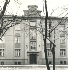M. Underi ja A. Adsoni elukoht Tallinnas Weizenbergi tn. 8 (1932/33. a.)