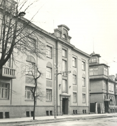 M. Underi ja A. Adsoni elukoht Tallinnas Weizenbergi tn. 8 (1932/33. a.)