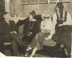 Oskar Kallas, Aino Kallas, Virve Kallas ja Laine Kallas 24. II 1924