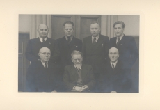 M. Kalinin, Johannes Vares-Barbarus, Hans Kruus, Eduard Päll, G. Kallas ja K. Rohtmaa, Kalinini töökaaslased 1945. a Moskvas