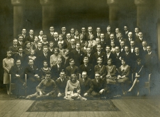 EÜS Veljesto liikmed ja külalised Helsingi Ülikooli Satakunta osakonnast "Veljesto" 10. aastapäeval 1930. a. Heiti Talvik V reas par. 1. 