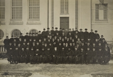 H. Treffneri Gümnaasiumi vilistlasi kooli 25. a. juubeli puhul Tartus 1908. a. H. Treffner I reas vas. 9. 