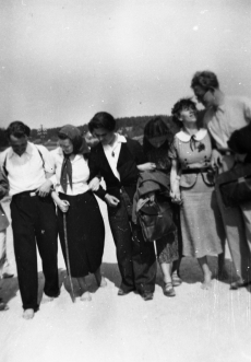 Veljestolaste väljasõit Elvasse [1930. aastate II poolel]. Vas.: B. Kangro, S. Niilend, I. Lepassaar, A. Saar, K. Merilaas, A. Sang