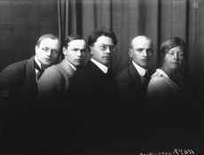 "Siuru". Vasakult: August Gailit, Henrik Visnapuu, Friedebert Tuglas, Artur Adson, Marie Under