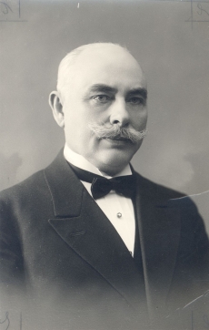 J. V. Veski

