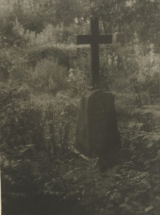 P. Jakobsoni haud Väike-Maarja vanal surnuaial 1948. a.
