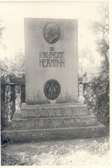 K. A. Hermanni haud Tartus
