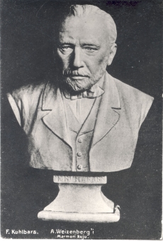 Fr. Kuhlbarsi büst. Skulptor A. Weizenberg