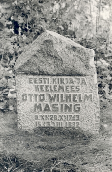 Otto Wilhelm Masingu hauasammas Tartus end. Jaani kalmistul
