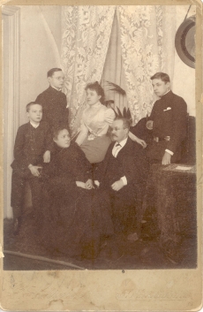 K. A. Hermann perekonnaga 1897-98. a.
