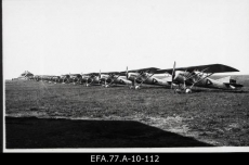 Lennukid lennuväljal. 1929 - 1930
