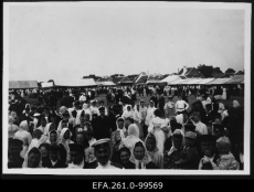 Külastajad Kuressaare põllumajandusnäitusel 1911