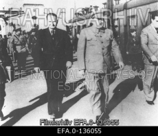 Eestisse saabunud A. Ždanov ja teda vastu võtma tulnud V. Botškarjov Balti jaamas. 19.06.1940